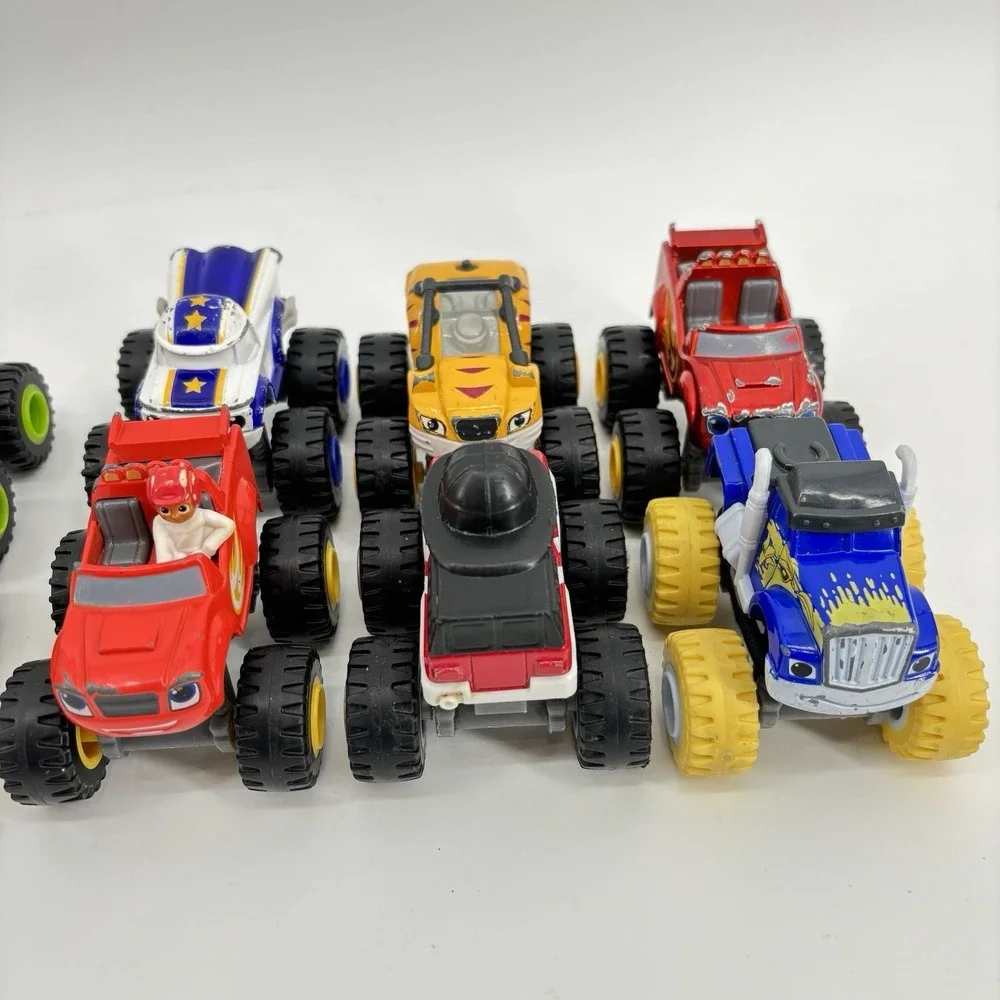 Blaze and the Monster Machines Trucks Cars Diecast LOT Of 10 NICKELODEON 2014‎